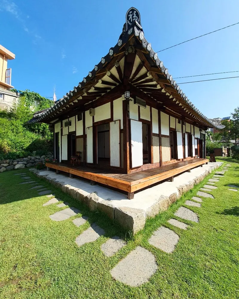 [Gangneung] 3-room Hanok detached house with a 100-pyeong wide yard 75