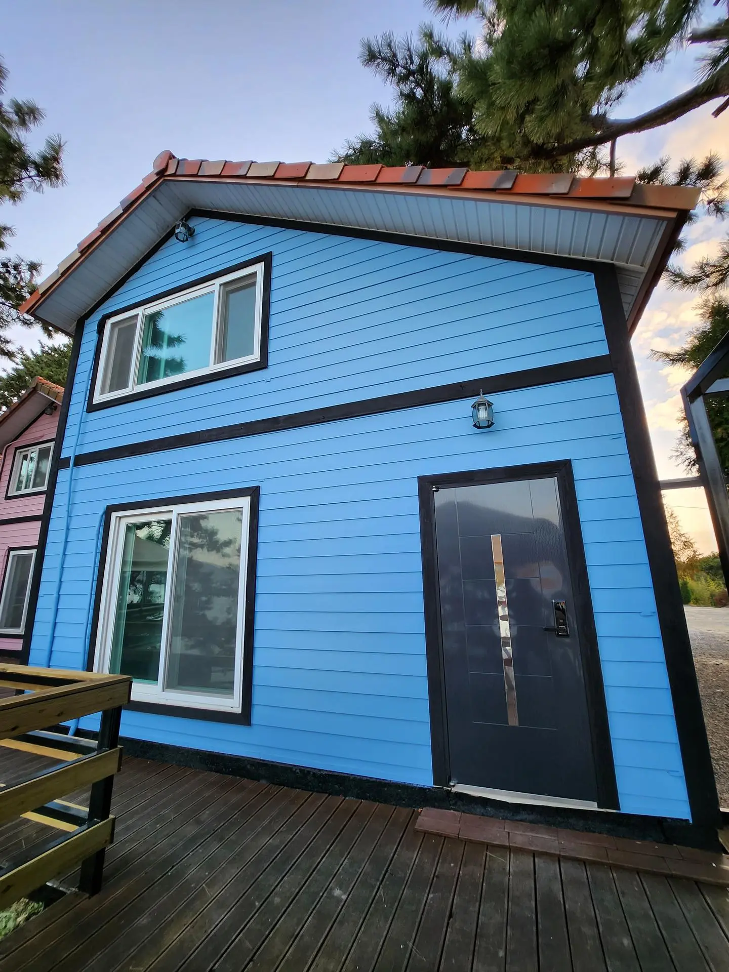 Gyeongnam Sacheon A quiet village with a sea view and a duplex structure pension - main image