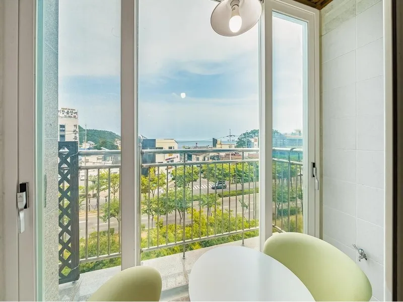 [Gijang, Busan] Ocean view modern hanok pension, 3rd floor, room 302, within 10 minutes walk from Songjeong Beach 11