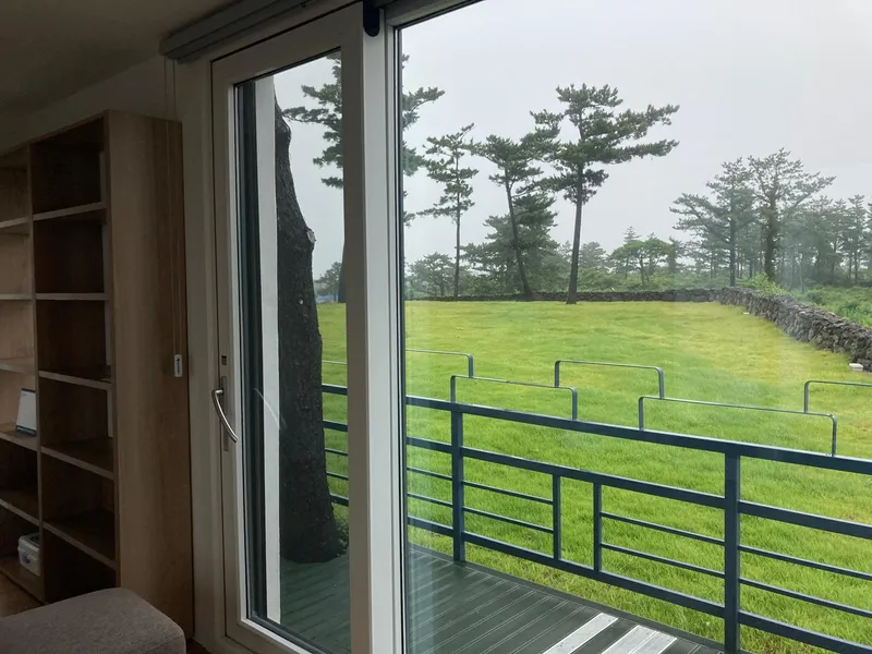 [제주 한경] 애월 신창풍차해안 한라산뷰 드넓은 잔디마당 복층독채 7동 18