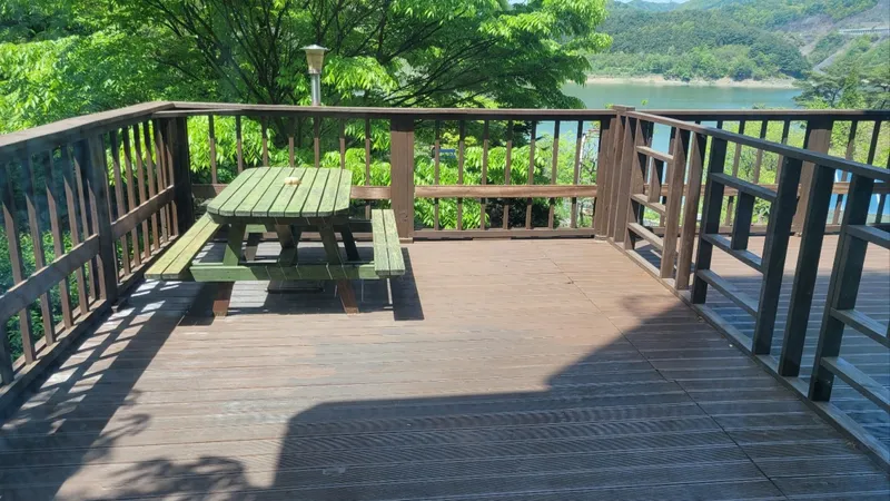[충북 단양] 충주호바로 앞에 보이는 힐링하기 좋은 펜션 3