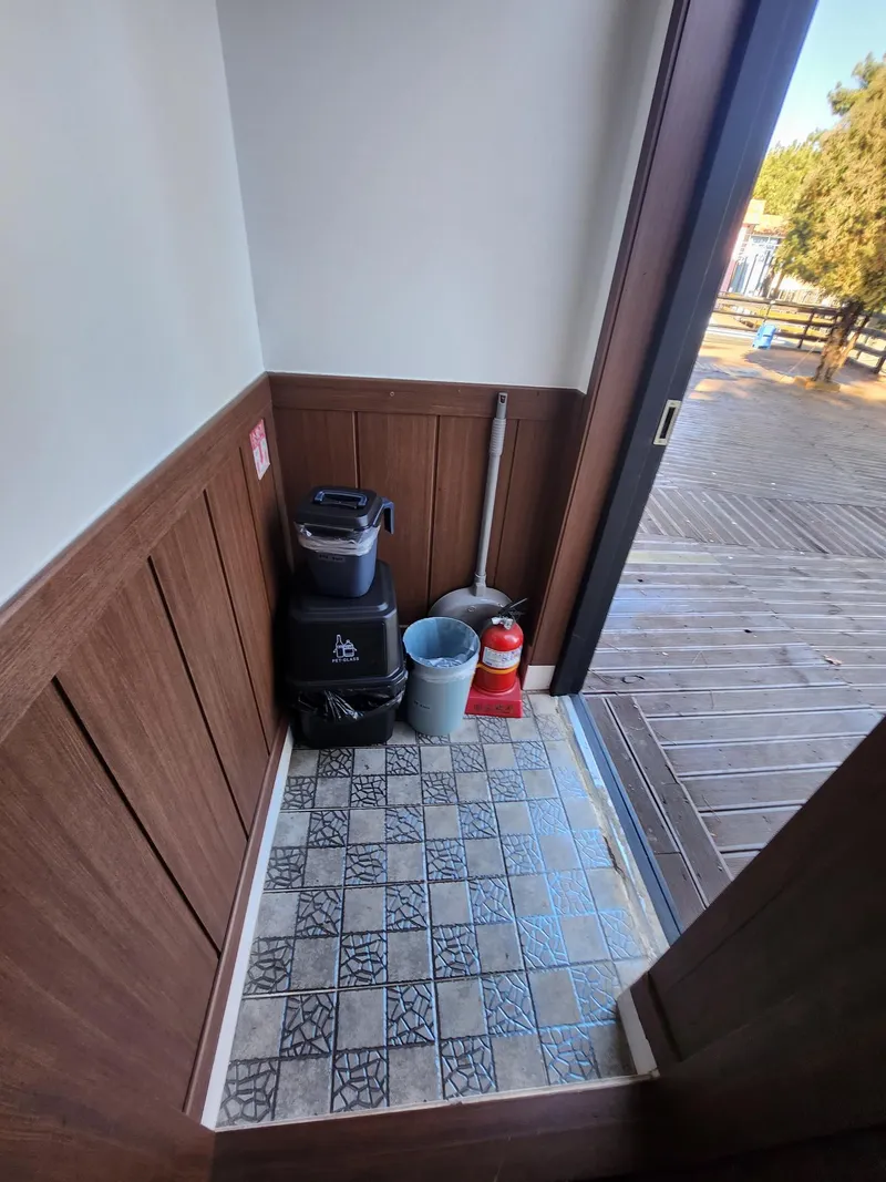 [Sacheon] A quiet village with a sea view and a duplex structure pension 10