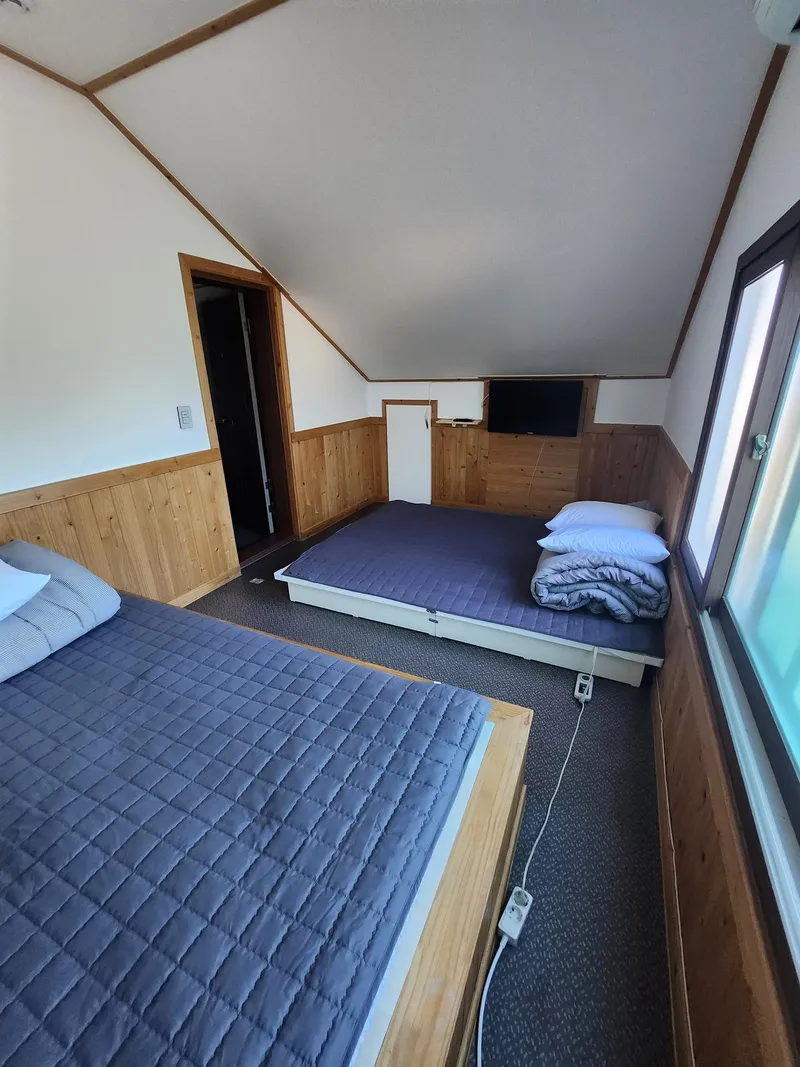[Sacheon] A quiet village with a sea view and a duplex structure pension 9