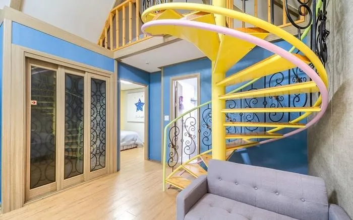 [Pyeongchang] Forest pension complex with a large garden with a stream running through it, 4-person room 6