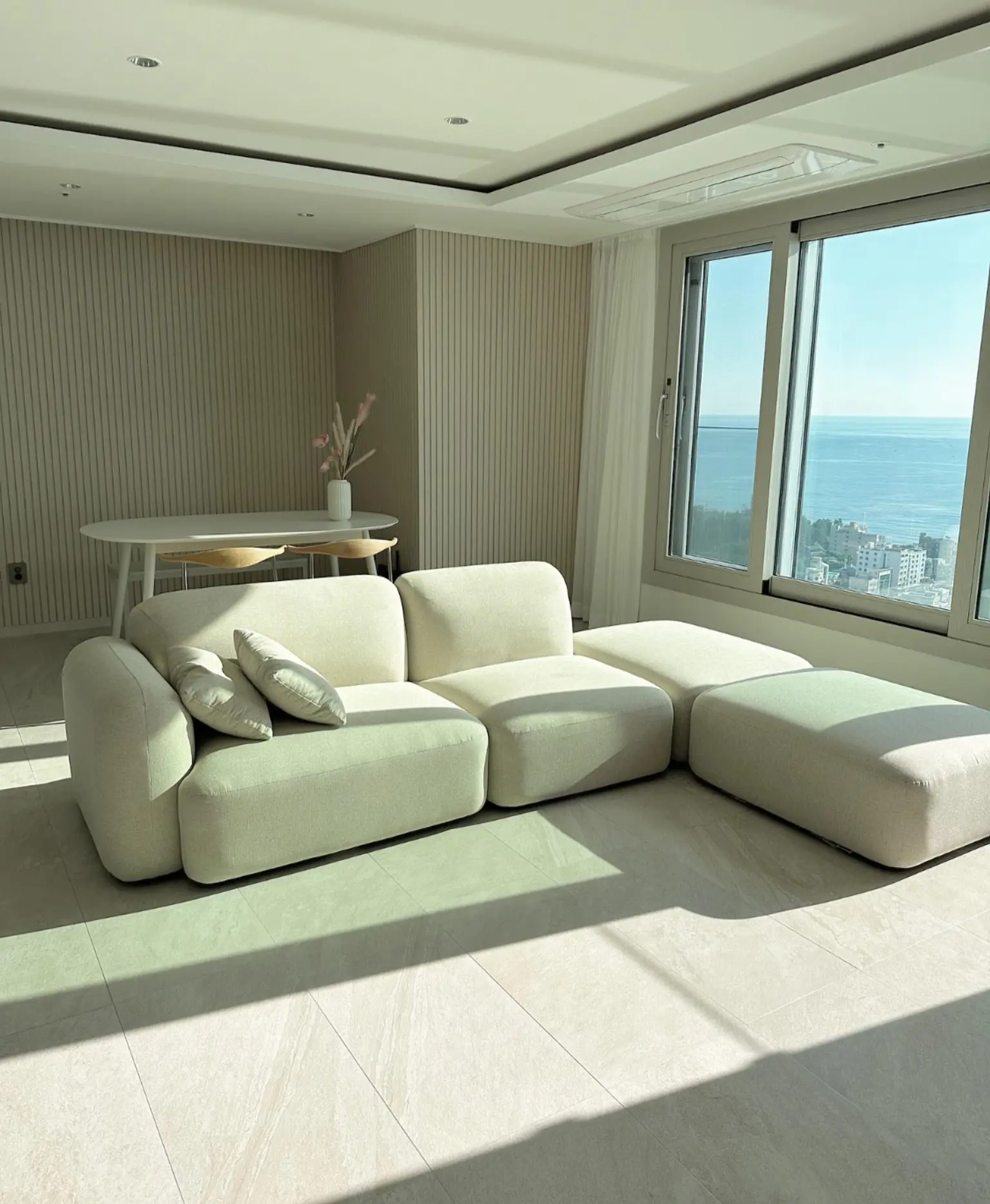 강원 속초 ocean view & seaside & walkable Apartment 3BR & sleeps 6 초고층 풀오션뷰 쓰리룸 아파트 힐링 하우스 Cover Photo