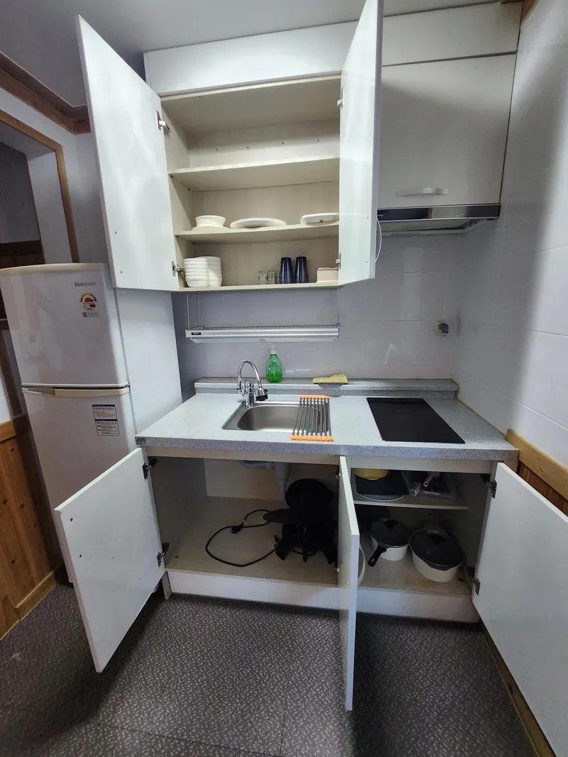 [Sacheon] A quiet village with a sea view and a duplex structure pension 6