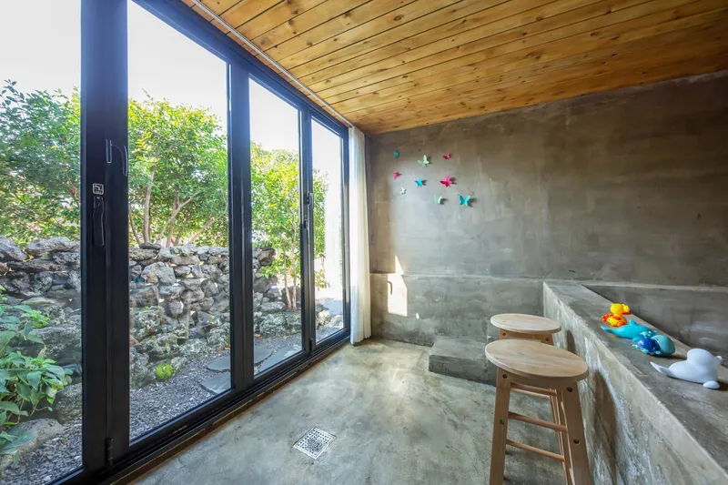 [Aewol, Jeju] Gu-eom-ri Dol-yeom-jeon Aewol Coastal Road, Jeju Dol-dam Old House, Independent Pine Tree House 39