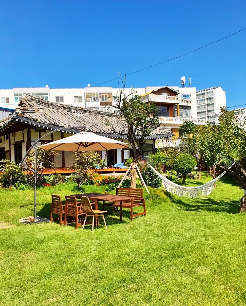 [Gangneung] 3-room Hanok detached house with a 100-pyeong wide yard 84