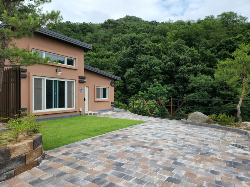 [Goesan][Goesan, North Chungcheong Province] A picturesque private mountain lodge in a mountain village filled with the sounds of birds and the wind. 27
