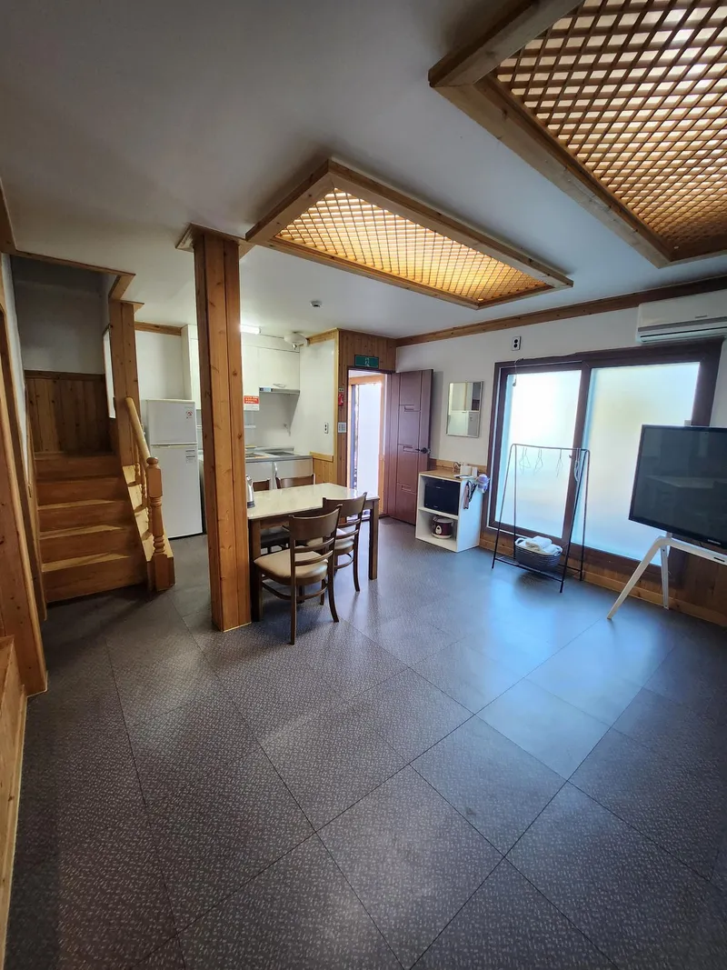 [Sacheon] A quiet village with a sea view and a duplex structure pension 5