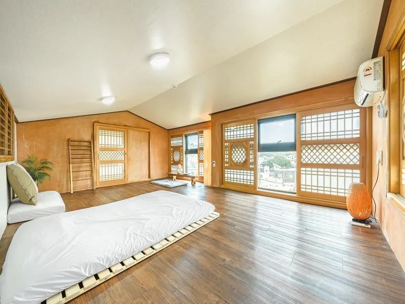 [Gijang, Busan] Ocean view modern hanok pension, 3rd floor, room 302, within 10 minutes walk from Songjeong Beach 3