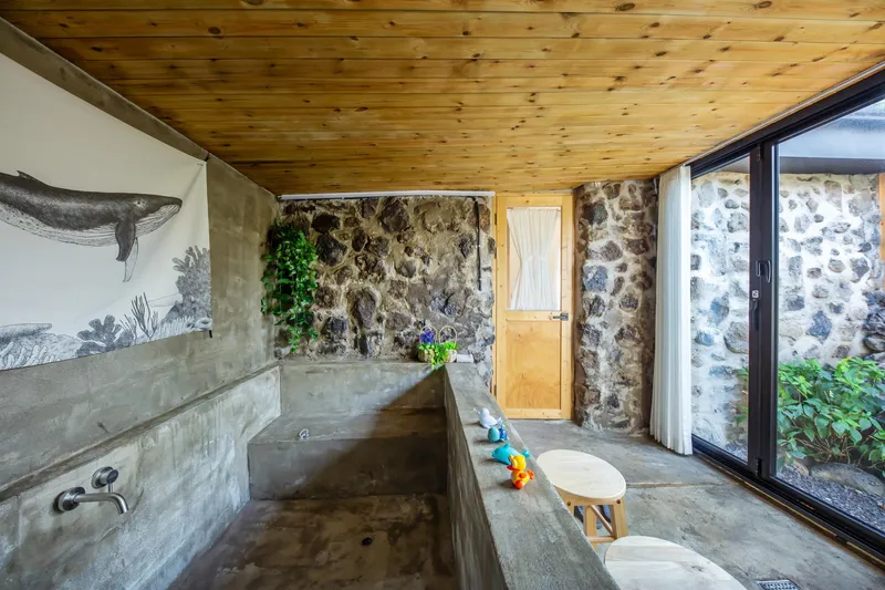 [Aewol, Jeju] Gu-eom-ri Dol-yeom-jeon Aewol Coastal Road, Jeju Dol-dam Old House, Independent Pine Tree House 40