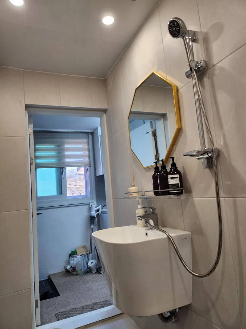 [Jongno, Seoul][Seoul Seochon] Adamchae 2nd floor, 5 minutes walk from the station 10