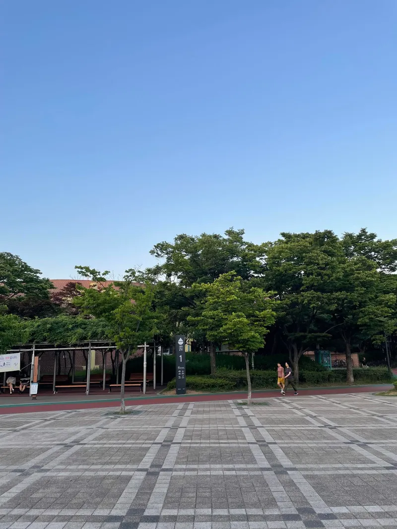[Guro, Seoul] 3rd floor villa with a beautiful cafe and rooftop terrace in the forest area, no management fee. 17