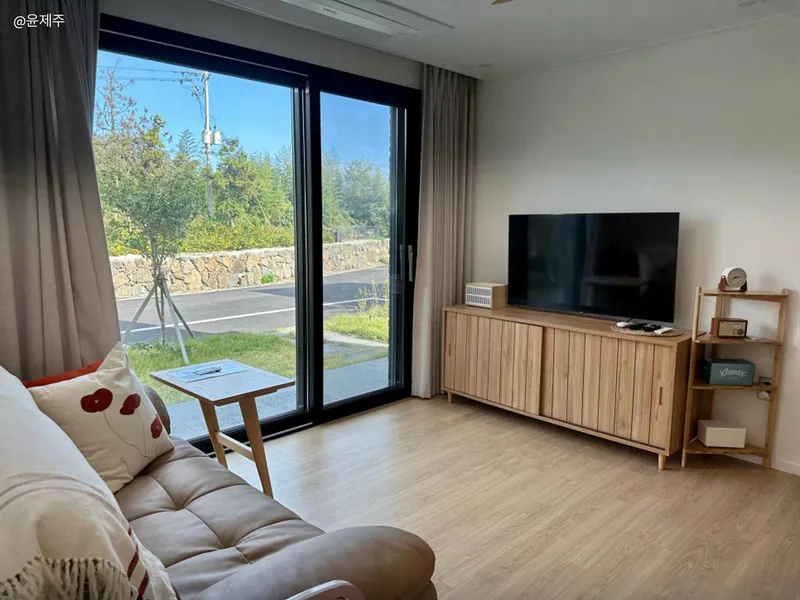 [Namwon, Seogwipo] A newly built two-story two-room detached house with an outdoor bathtub overlooking the rice fields on the 4th Olle Trail 11