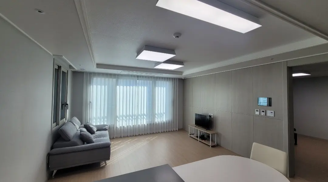Gimhae, Gyeongnam Apartment 3BR & sleeps 8 Fully Furnished Private Apartment New! Newly Built 31 Pyeong 3 Bedrooms 2 Bathrooms Hotel-Class Parking Brand New Cover Photo