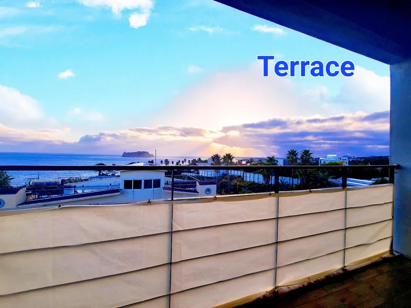 [Hogeun-dong, Seogwipo] Resort near downtown (Deluxe Double Ocean View for 2) High Floor C 9