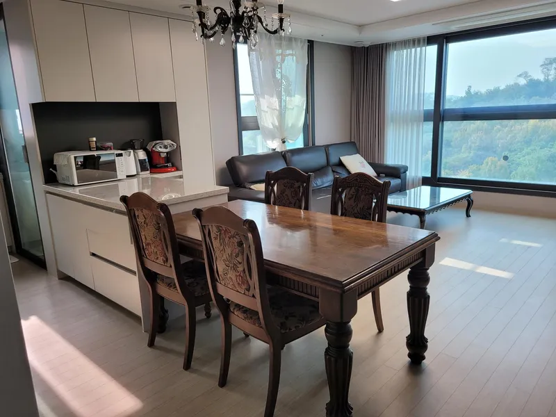[Gangdong, Seoul] Newly built three-room apartment with forest view, 13th floor 3