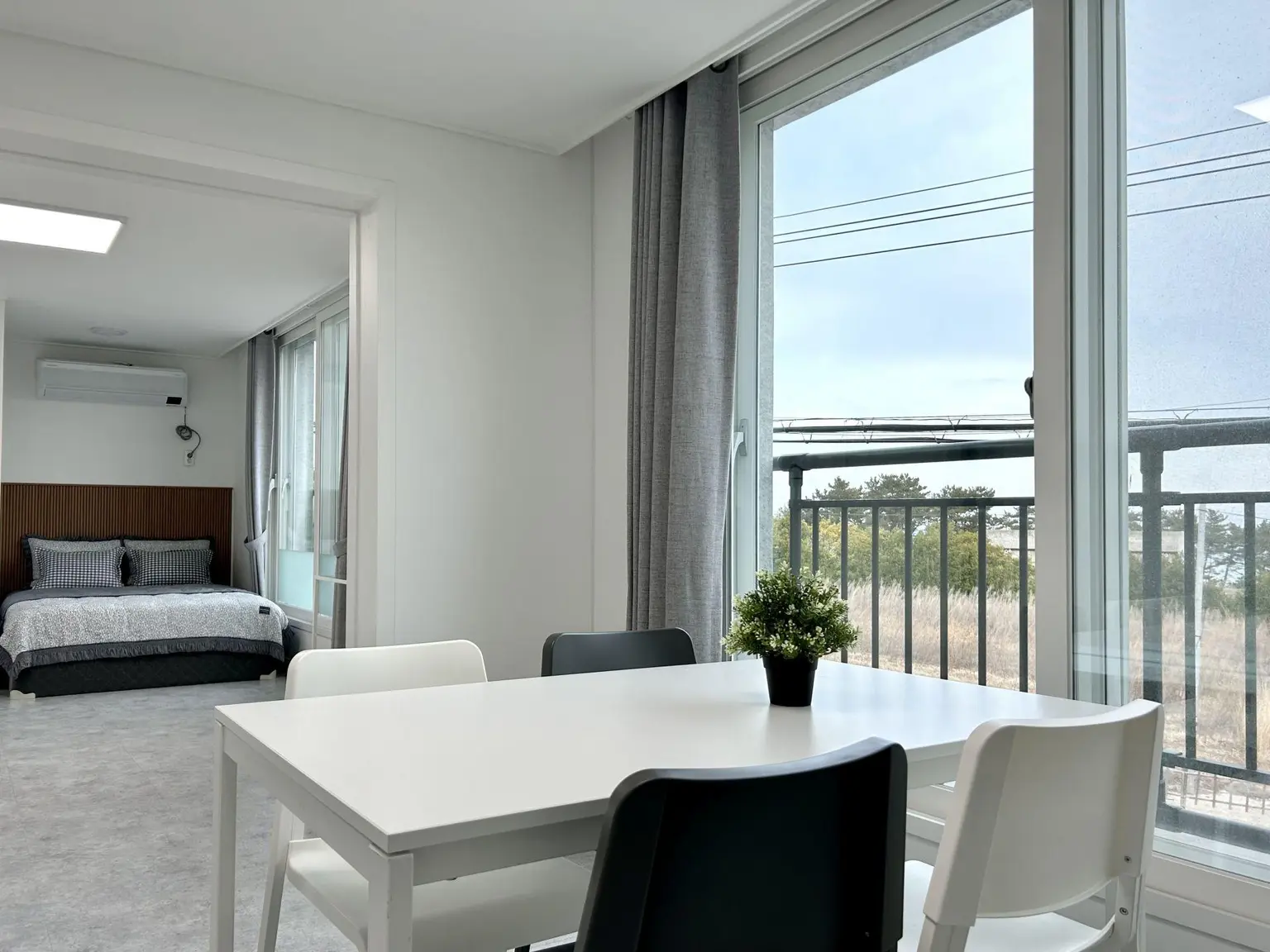 Ulsan Ulju 3rd floor of a newly built pension with a view of the ocean near Ganjeolgot and Jinha Beach - main image