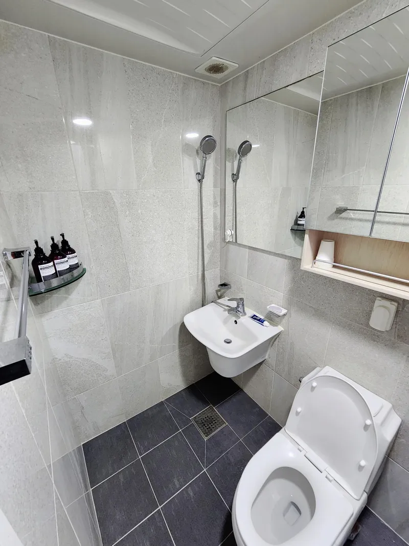 [Michuhol, Incheon] Jemulpo, Dohwa Station area 27 pyeong apartment Netflix 12