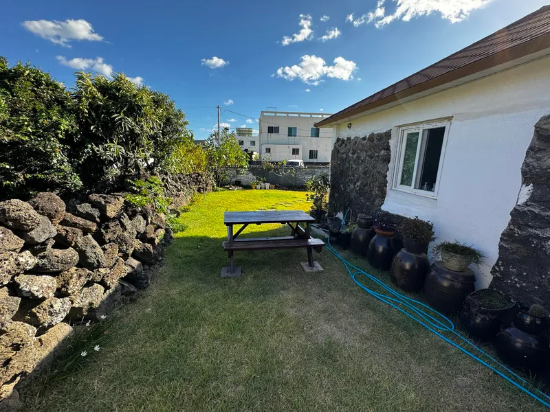 [Daejeong, Seogwipo] Two-room detached house with a yard near Moseulpo Port 3