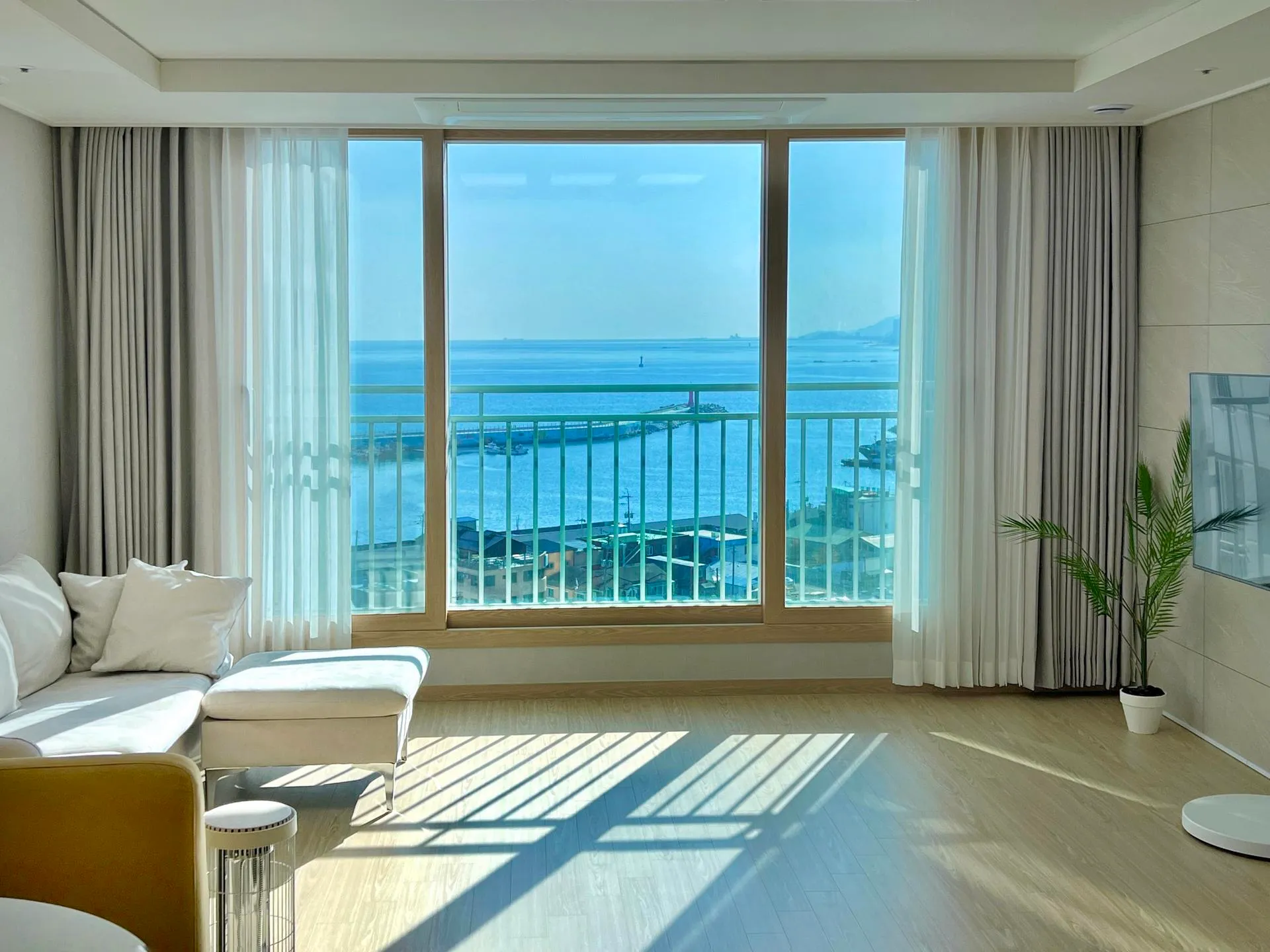 Sacheon-myeon Ocean View Three-Bedroom