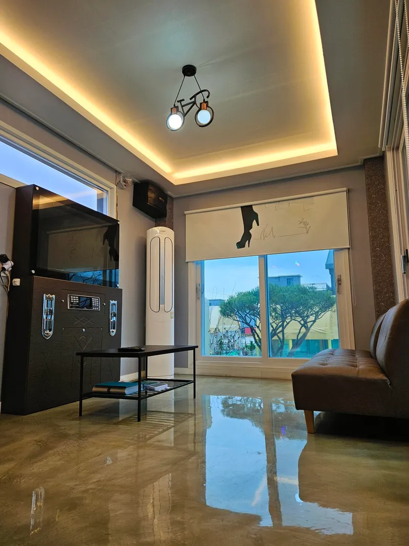 [Ansan] Daebudo Private 2-story detached hot spring pool pension 5