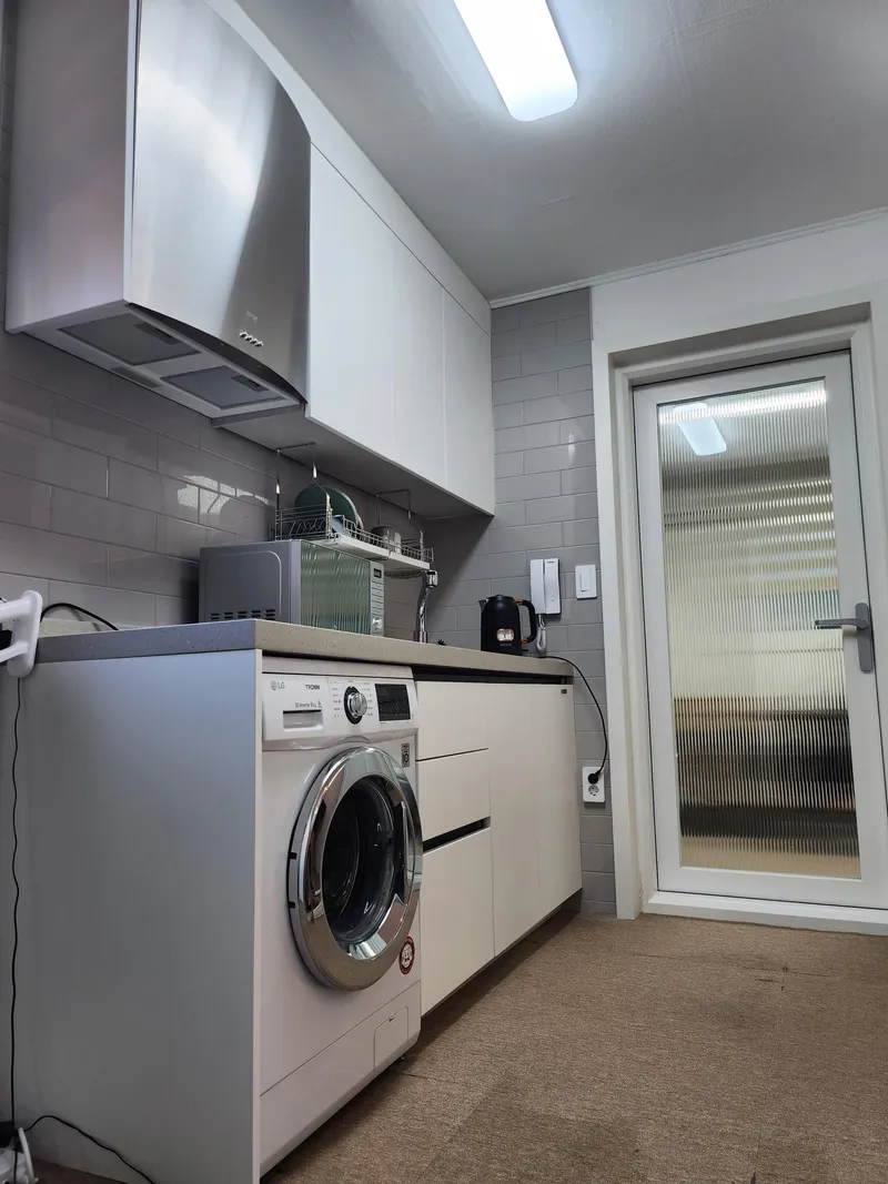 [Jongno, Seoul][Seoul Seochon] Adamchae 2nd floor, 5 minutes walk from the station 2