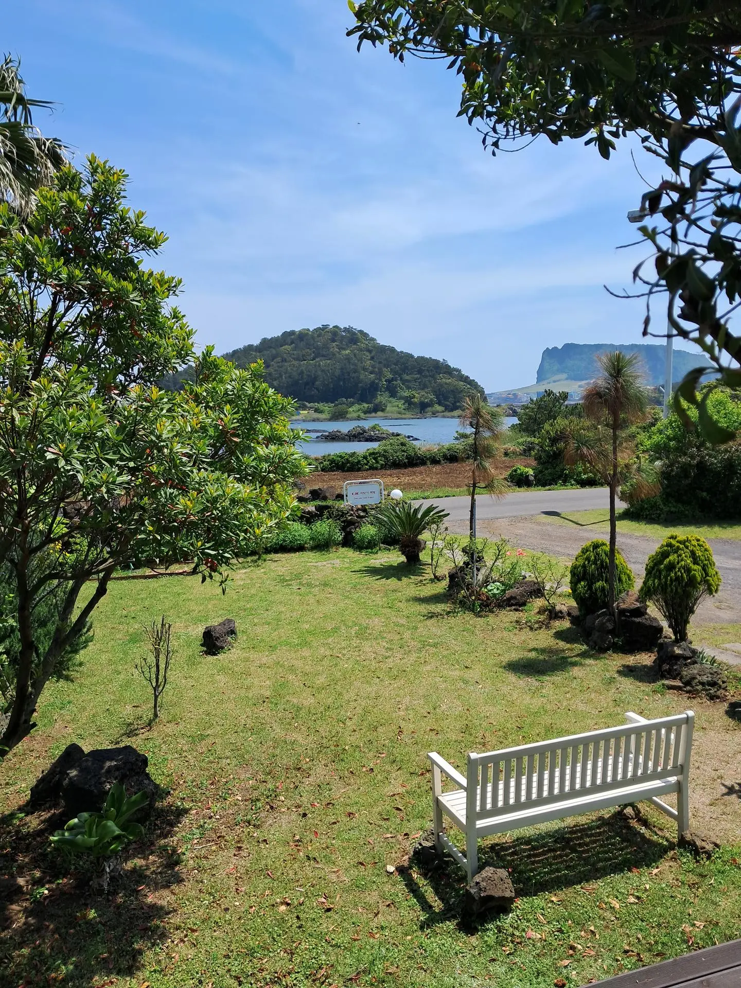 제주 성산 성신일출봉 일출이 아름다운 오조리 바닷가 앞 원룸 주택 - main image