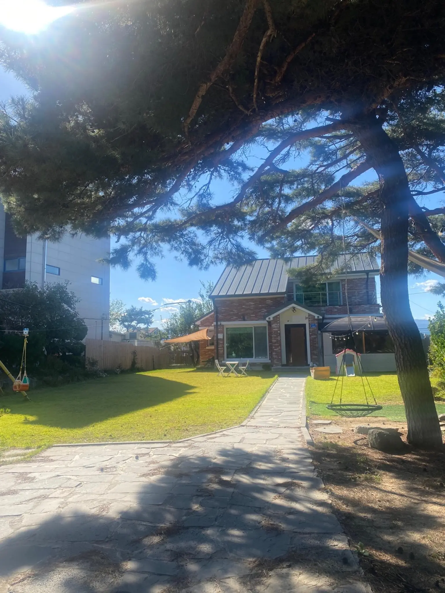 江原江陵 距离松亭海水浴场和海松松林步行10分钟的带大庭院的独立别墅 - main image