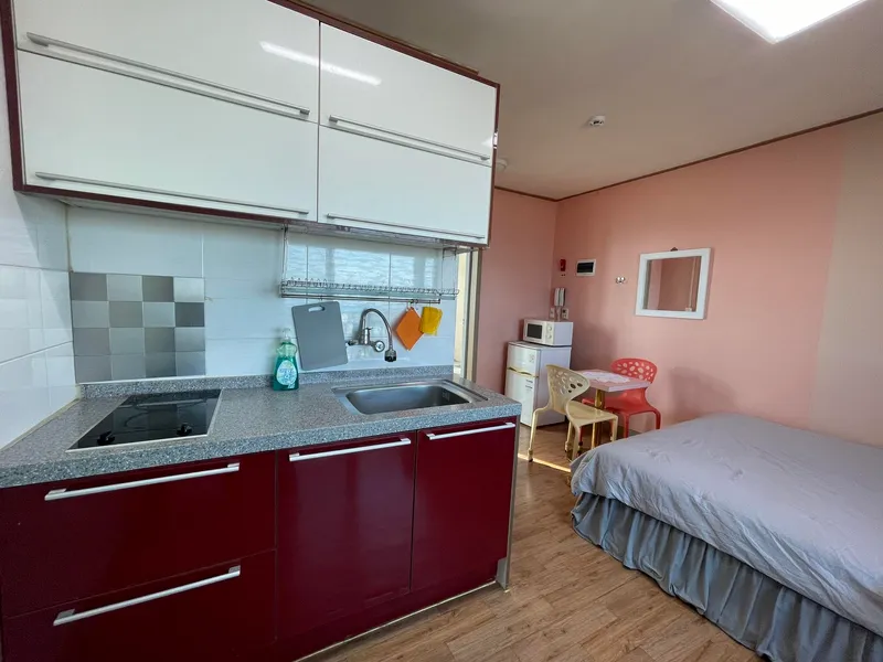 [Ulju, Ulsan] 3rd floor pink 1st pension with ocean view, 5 minutes walk from Ganjeolgot 10