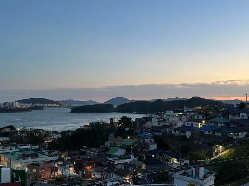 [전남 목포] 앞은 목포항 뒤로는 유달산 전망의 신축 복층 독채 18