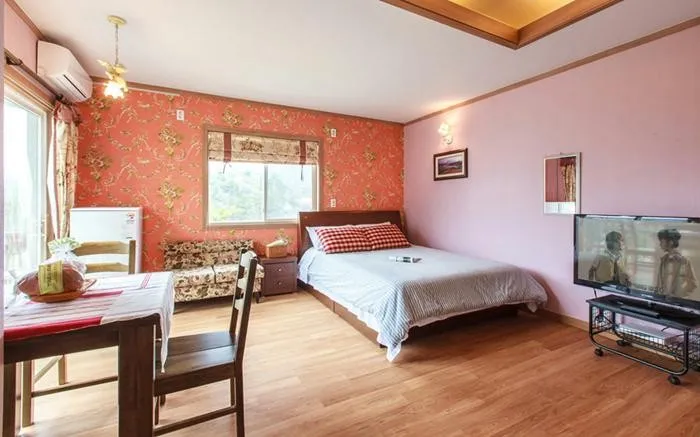 [Jecheon] Pension with Cheongpungho Lake right in front #Individual spa available #Swan 11
