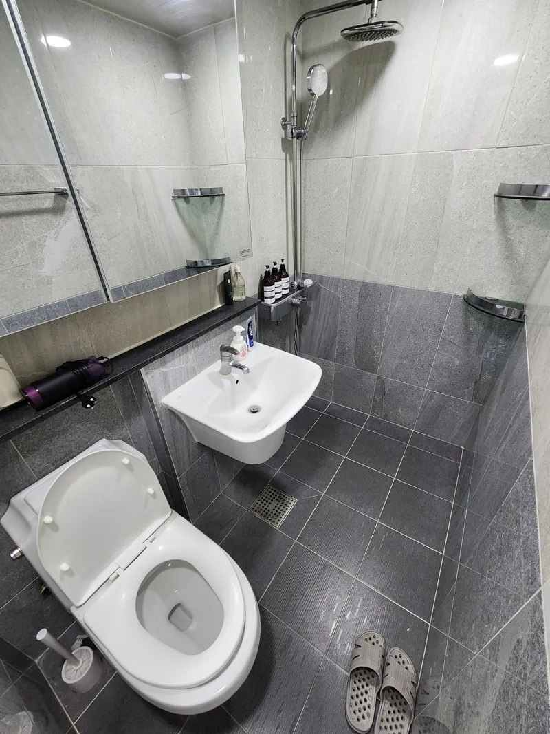[Michuhol, Incheon] Jemulpo, Dohwa Station area 27 pyeong apartment Netflix 11