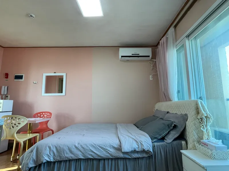 [Ulju, Ulsan] 3rd floor pink 1st pension with ocean view, 5 minutes walk from Ganjeolgot 5
