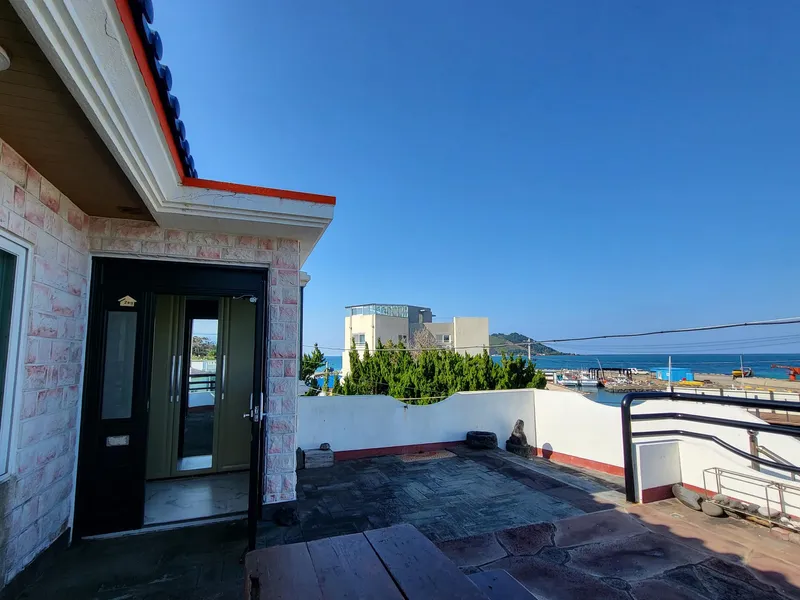 [Hallim, Jeju][Jeju Hyeopjae] Ocean view single-family home in front of Hyeopjae Port #2nd floor only 17