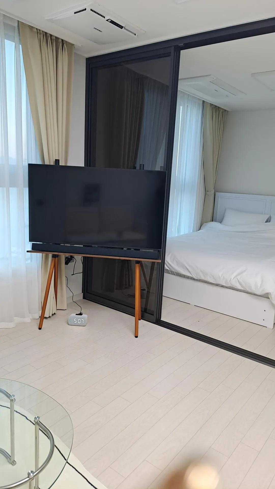Sujeong-dong Ocean View One-Bedroom Apartment