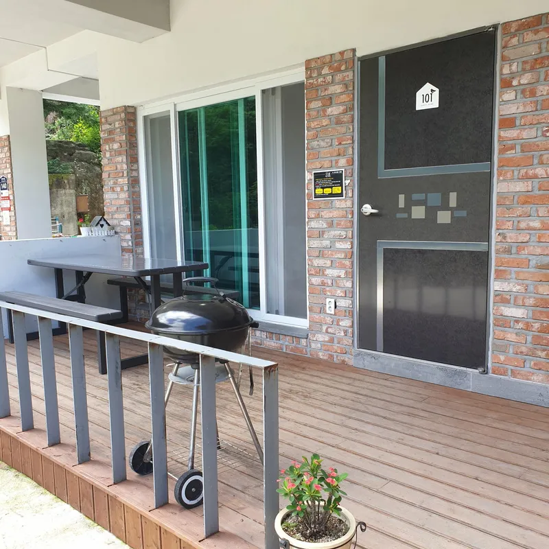 [Ulju, Ulsan] Grass yard pension 101 next to Daewunsan valley 7