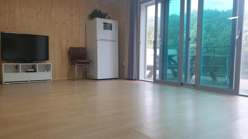 [울산 울주] 대운산 계곡 옆에 있는 잔디마당 펜션 202호 2