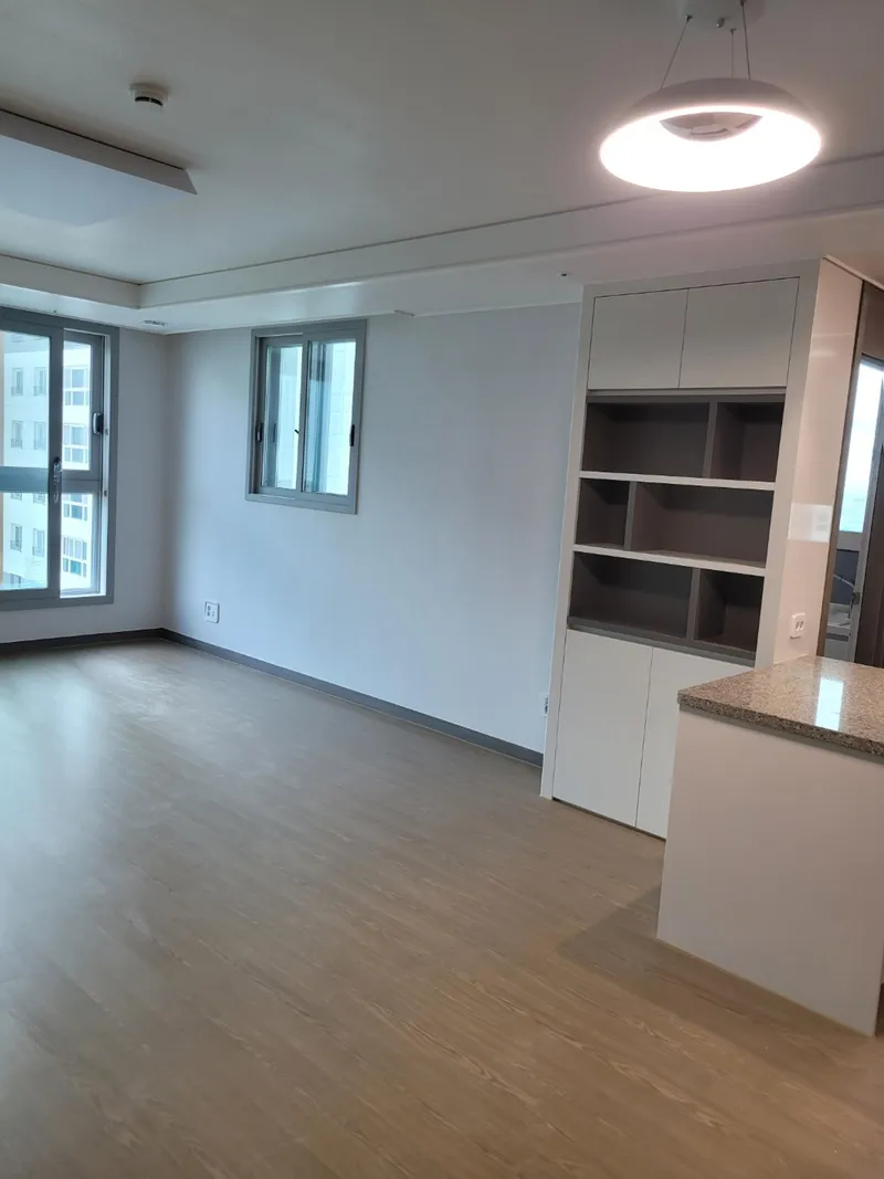 [Yeonsu, Incheon] 10-person ocean view full air conditioning 35 pyeong newly built 4-room apt 48
