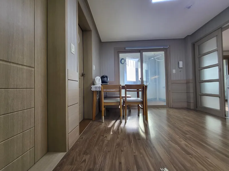 [Gangjeong-dong, Seogwipo] 14 Pyeong (actual size), 2 Balconies, a true 1.5-room apartment with ocean view at the price of a studio, excellent transportation 36