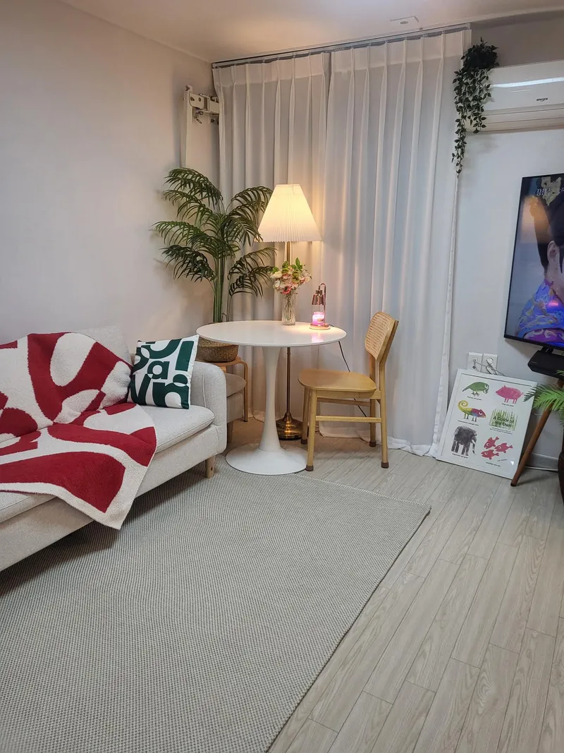 [Songpa, Seoul] 2 minutes walk from Songpanaru Station on Line 9, very close to the station 20