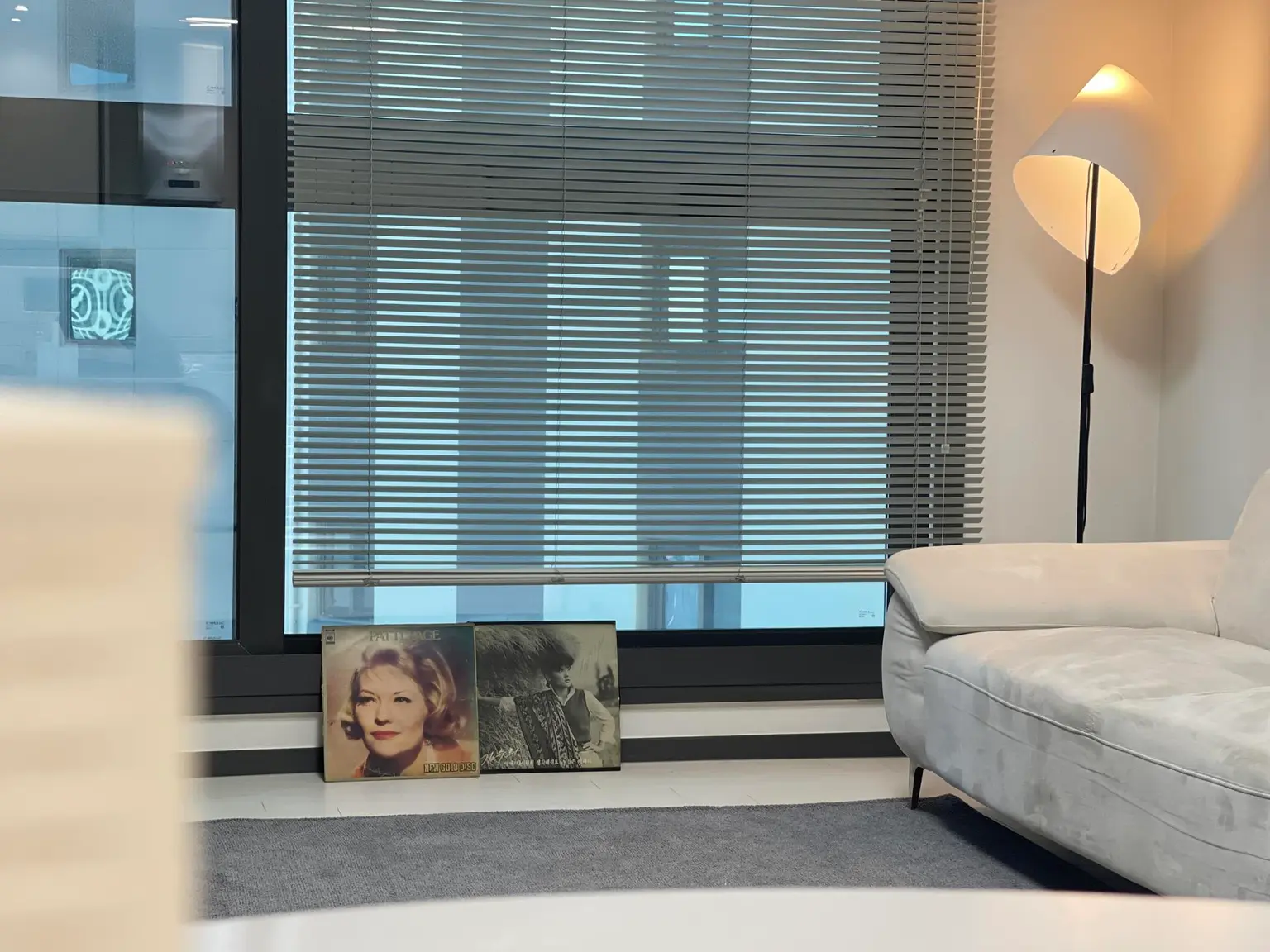Ulsan Dong-gu seaside & workation Serviced apartment 2BR & sleeps 2 3 minutes from Ulsan University Hospital, Hyunbaek, and Heavy Industry, two rooms Cover Photo