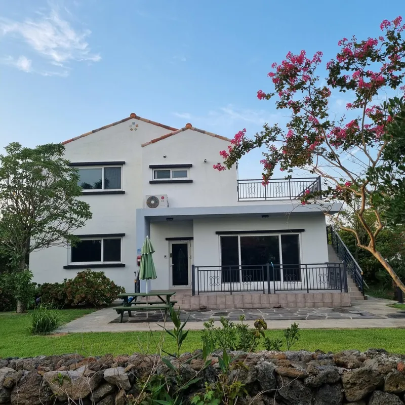 [Gujwa, Jeju] #Beautiful 2-story detached house with stone wall and lawn garden (Hydrangea) 9