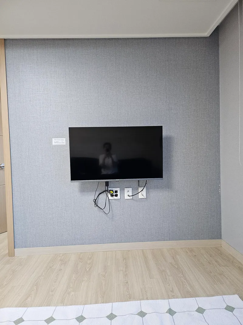[Yeongpyeong-dong, Jeju] 47 pyeong three-room, spacious living room officetel #Easy access to Jeju City 23