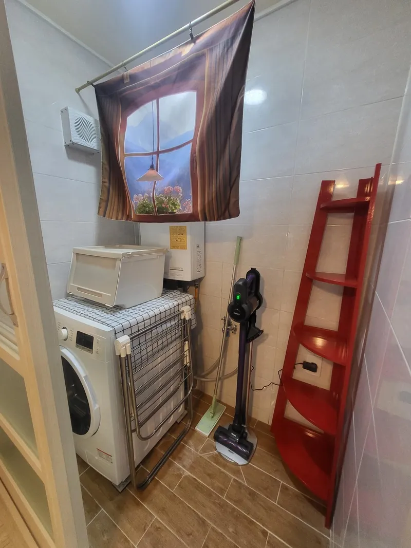 [Songpa, Seoul] 2 minutes walk from Songpanaru Station on Line 9, very close to the station 33