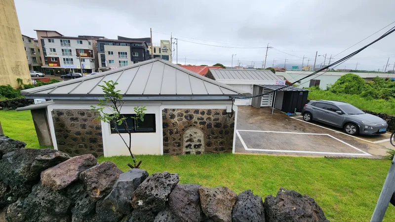 [Seongsan, Seogwipo] Geo House, a fully-furnished stone house living accommodation 18