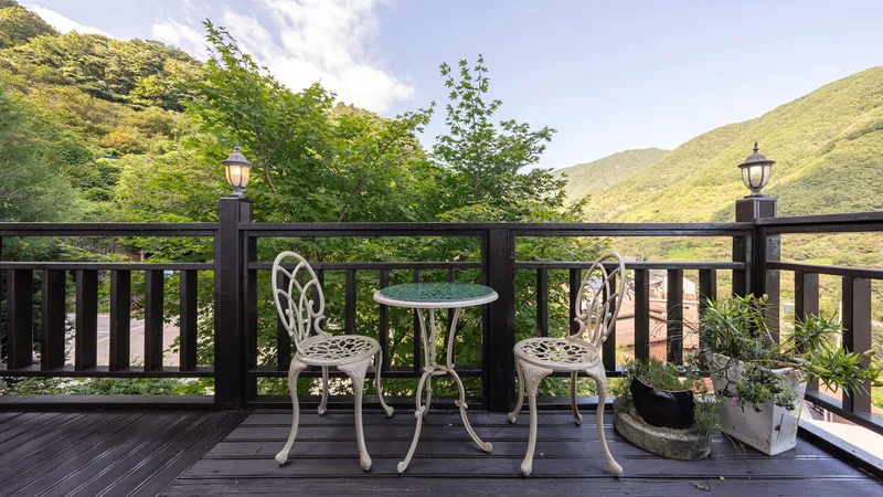 [Gurye] A neat and clean pension with a great view of the Seomjin River in front #Byeolbang 12