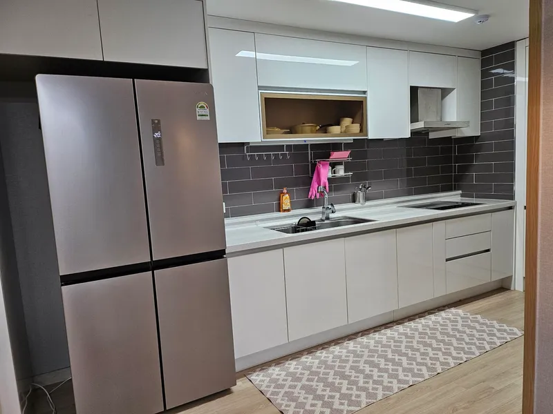 [Yeongpyeong-dong, Jeju] 47 pyeong three-room, spacious living room officetel #Easy access to Jeju City 9