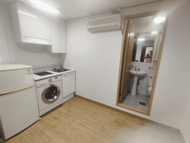 [Gwanak, Seoul] 8 minutes walk from Sillim Station to Danggok Station. Room 304, south facing 2